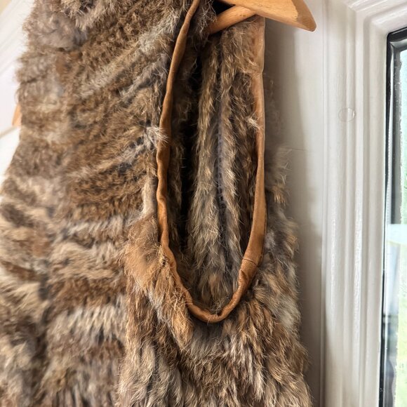 LaROK LUXE 100% Rabbit Fur Vest - Professionally Cleaned! - Picture 6 of 10